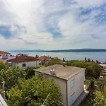 Charmantes Nur 650 Meter Zum Sandstrand Mit Zwei Privaten Balkonen Und Meerblick Crikvenica