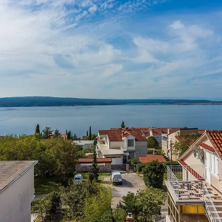 Charmantes Nur 650 Meter Zum Sandstrand Mit Zwei Privaten Balkonen Und Meerblick Apartment